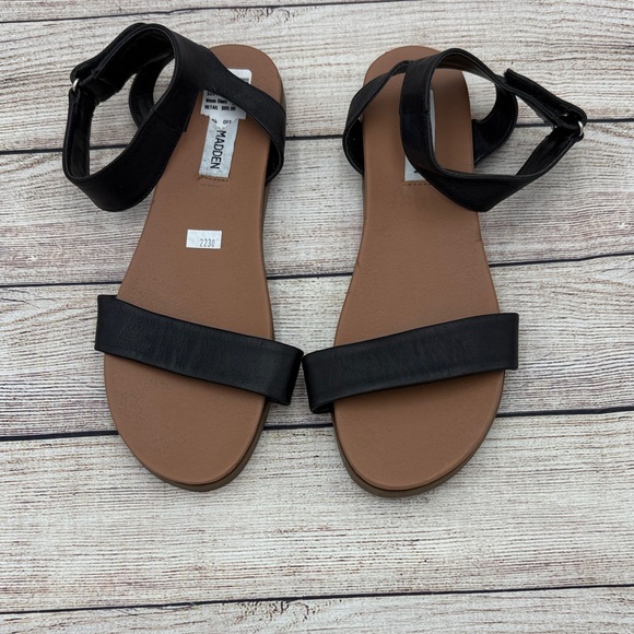 Steve Madden Shoes - Steve Madden Black Strap Sandals